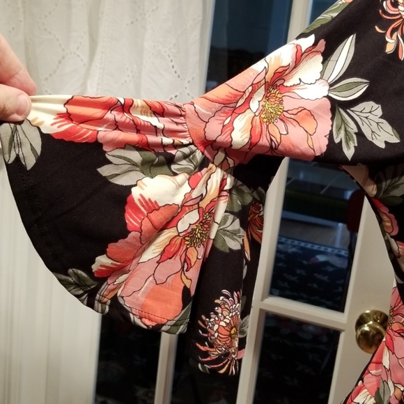 1️⃣day Sale!Paulino Black&Floral Ruffle HiLo Tunic - Picture 7 of 8